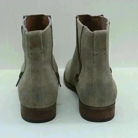 Frye Carly Women's Ash/Tan Suede Leather Ankle Boots Size US 9 B - Picture 6 of 10